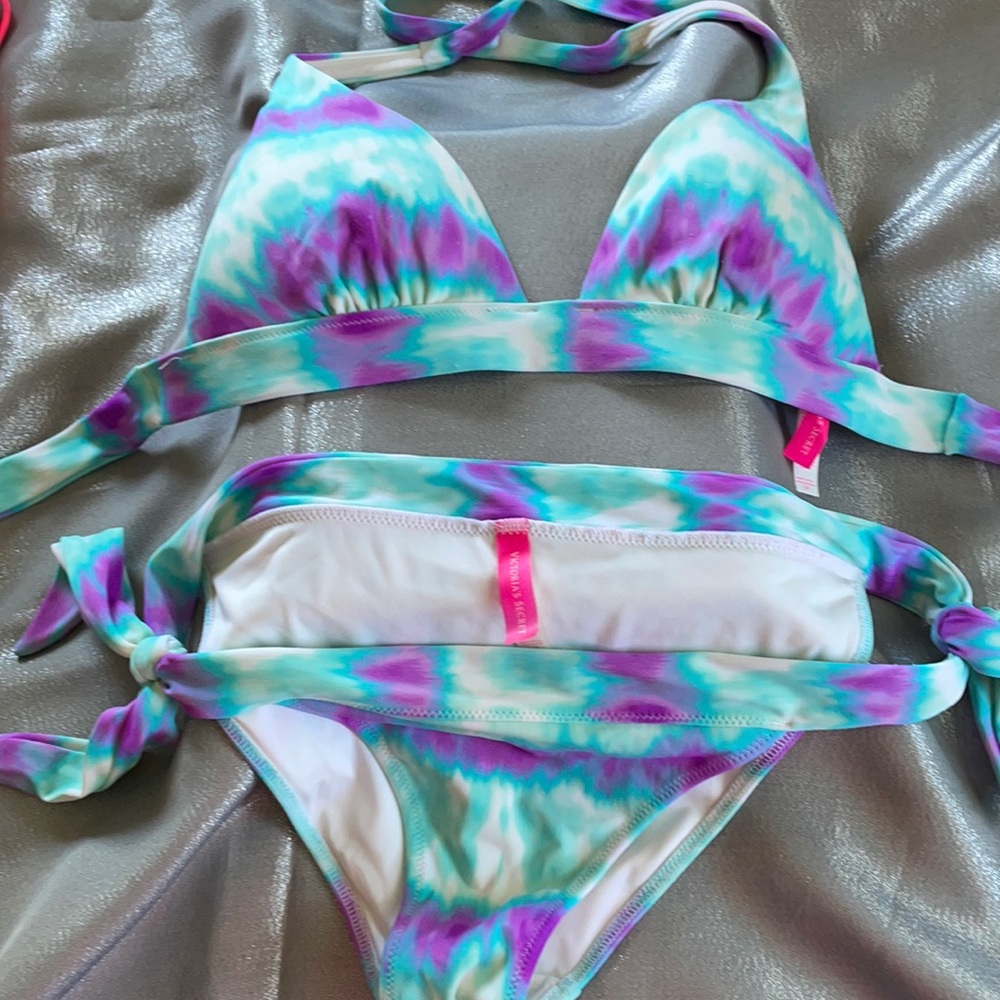 Victoria’s Secret bikini